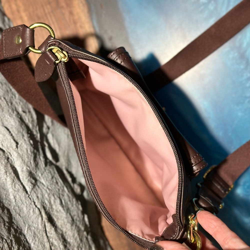 Vintage Chic Coach Chocolate Leather Crossbody Bag - Picture 2 of 8